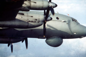 Przednia część samolotu Ił-38 z dobrze widoczną kopułą w której umieszczone są czujniki do wykrywania i śledzenia okrętów podwodnych. / Zdjęcie: www.naval-technology.com