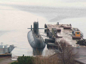 Zacumowany okręt podwodny typu Nazario Sauro. / Zdjęcie: bemil.chosun.com