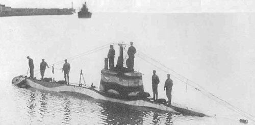 Niemiecki mały okręt podwodny UB 7 przerzuconyu na Morze Czarne z baz austro-węgierskich na Adriatyku fot. zbiory Władymir Zabłockij