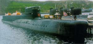 Okręt podwodny Project 940 Lenok przy nadbrzeżu.