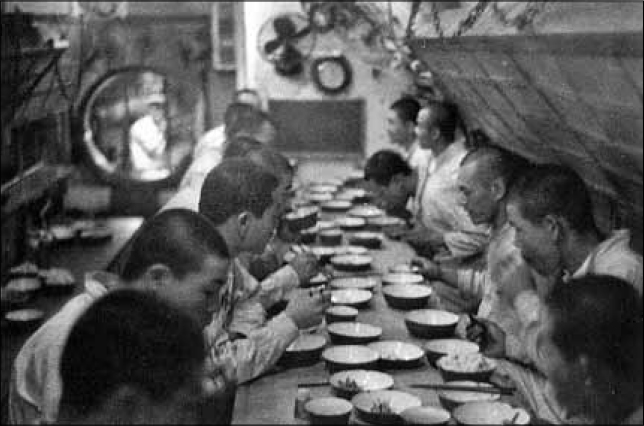 Jakość posiłków była szczególnie ważna dla załóg okrętów podwodnych. / Zdjęcie: „Ships of the World