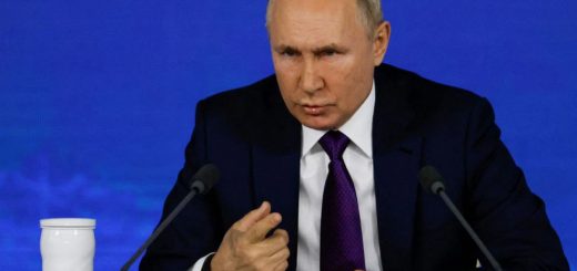 Prezydent Rosji Władimir Putin przemawia podczas swojej corocznej konferencji prasowej pod koniec roku w Moskwie, Rosja, 23 grudnia 2021 r. / Zdjęcie: REUTERS / Evgenia Novozhenina