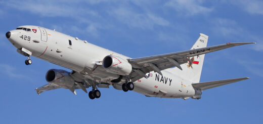 Samolot ZOP US Navy P-8 Poseidon startuje na lotnisku w Perth. / Zdjęcie: Darren Koch