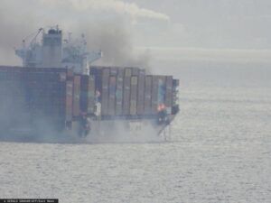 Estoński statek towarowy przed zatonięciem. / Zdjęcie: East News, fot: GERALD GRAHAM