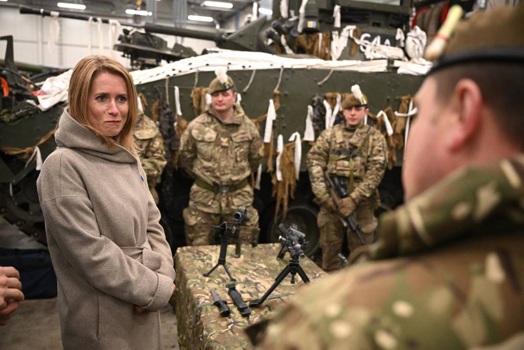 Premier Estonii Kaja Kallas, z wizytą w bazie Tapa Army w Tallinie. / Zdjęcie: Leon Neal/Getty Images